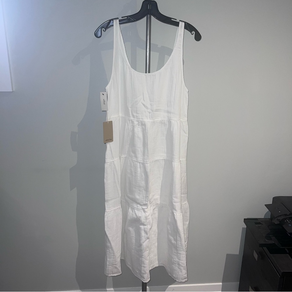 White Sleeveless Dress
